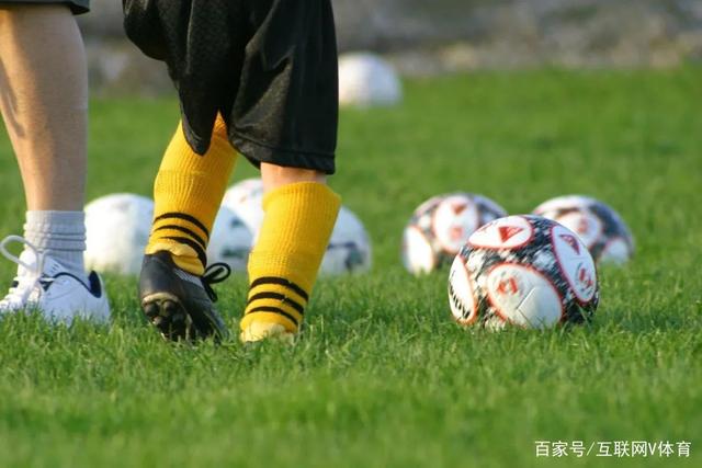越南博主称富人热衷定居，引发网友热议和质疑